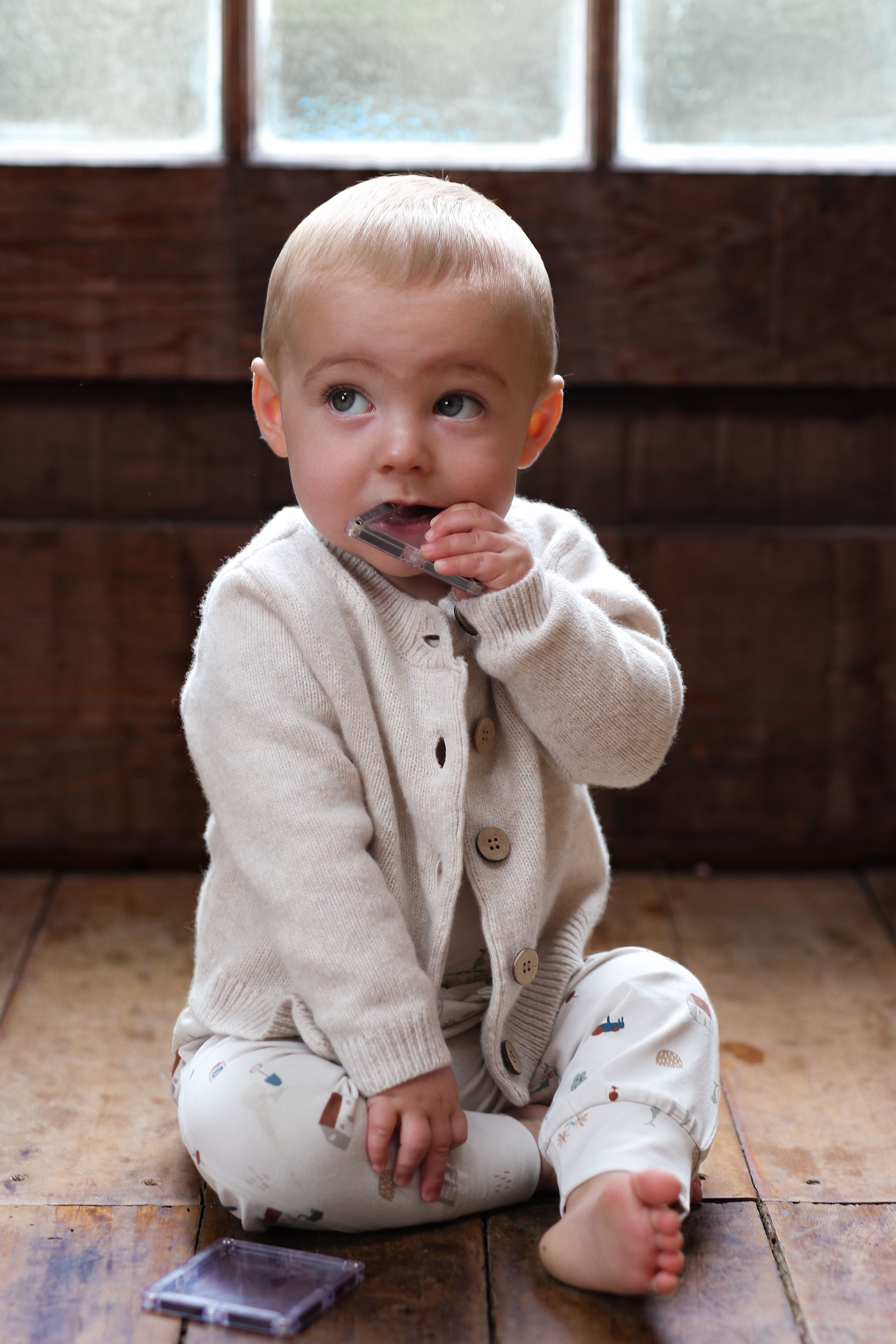 Burrow & Be Unisex Jumper Oakley Cardigan