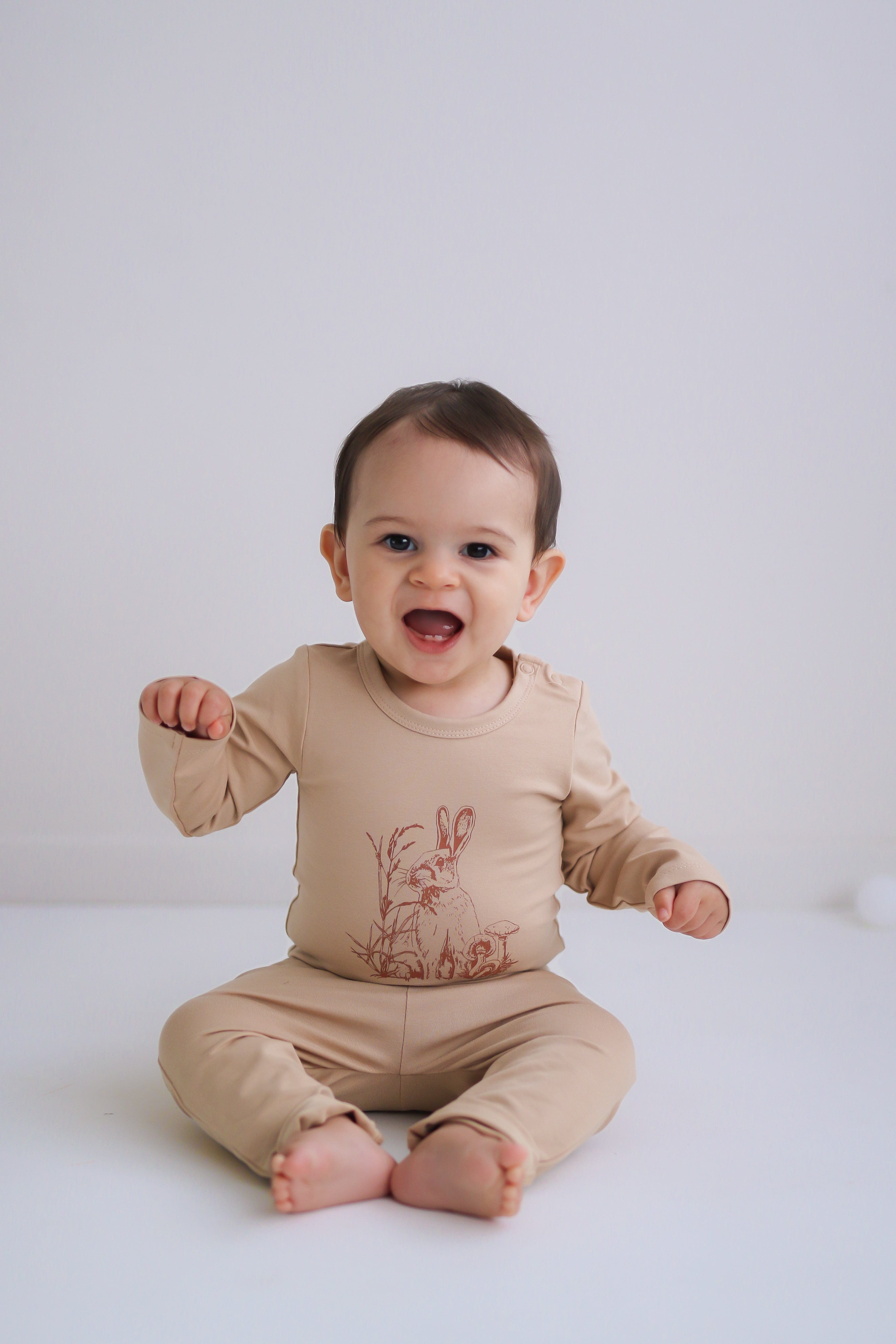 Burrow & Be Unisex Onesie Baxter Long Sleeve Bodysuit - Latte