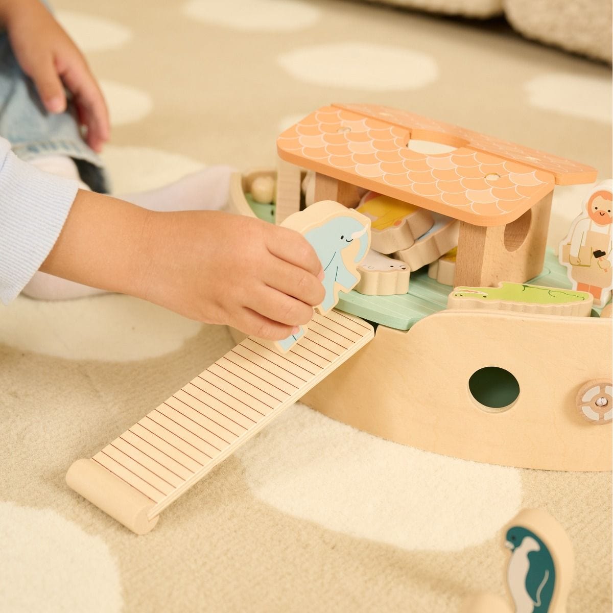 Classic World Toys Making Noah's Ark