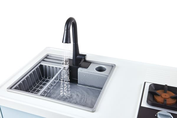 Hape Toys Deluxe Kitchen with Running Water