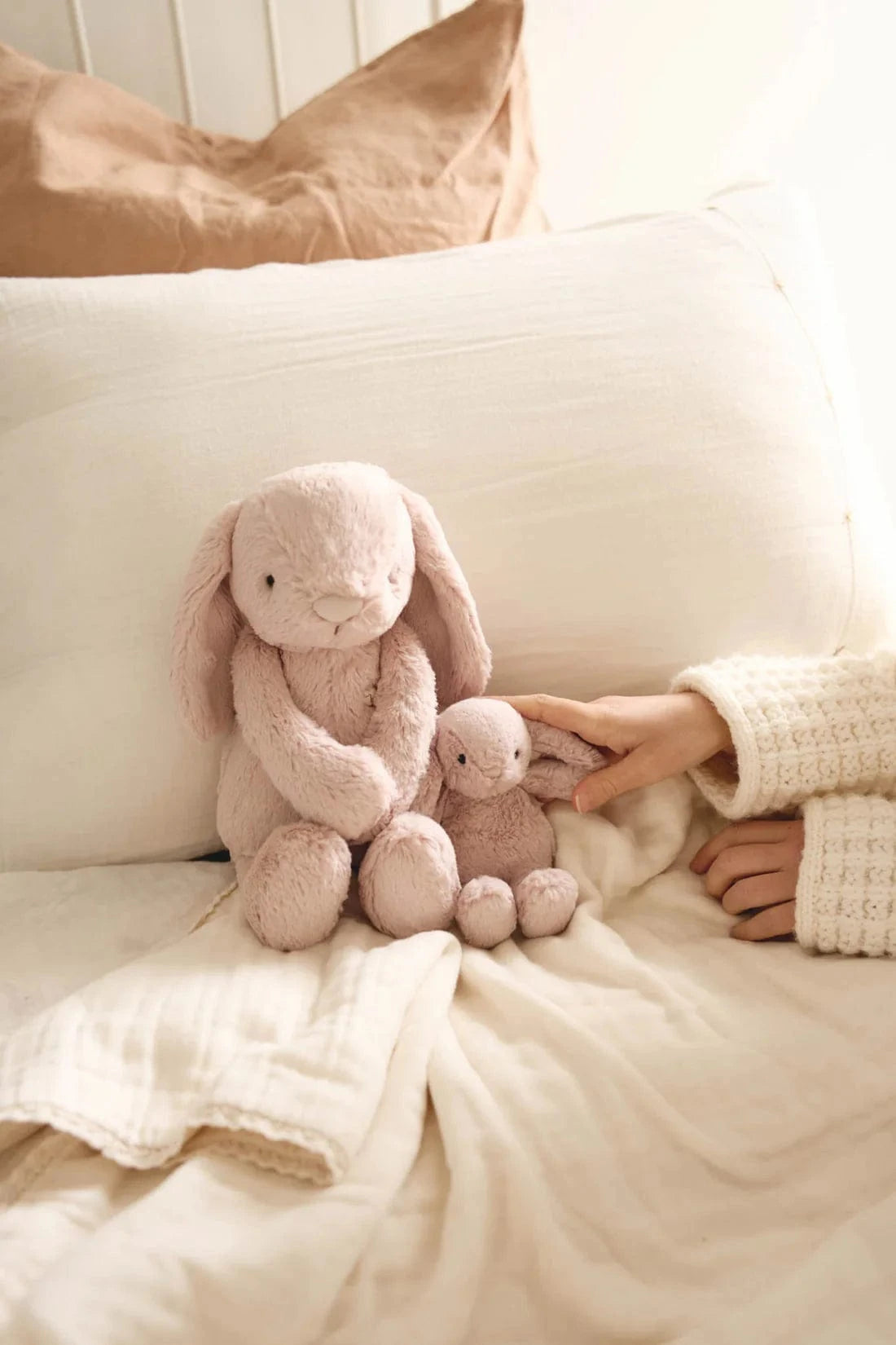 Jamie Kay Toys Soft Snuggle Bunnies - Frankie the Hugging Bunny - Blush