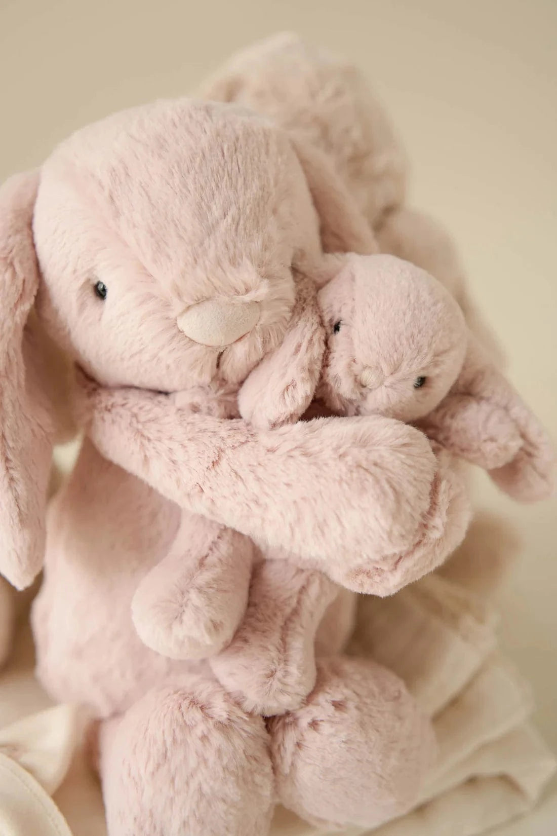 Jamie Kay Toys Soft Snuggle Bunnies - Frankie the Hugging Bunny - Blush