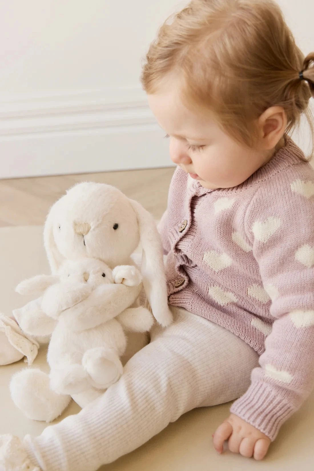 Jamie Kay Toys Soft Snuggle Bunnies - Frankie the Hugging Bunny - Marshmallow