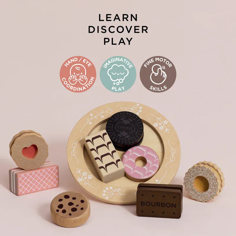 Le Toy Van wooden toy biscuit and plate set for pretend play