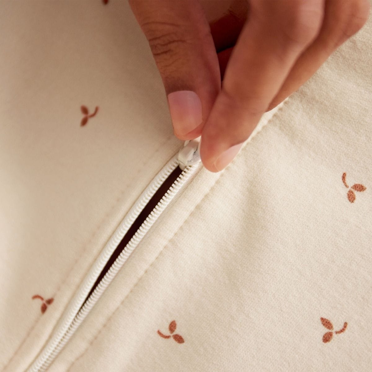 Love To Dream Unisex Sleepware Swaddle Up All Seasons 1.5 Tog - Oat Twigs