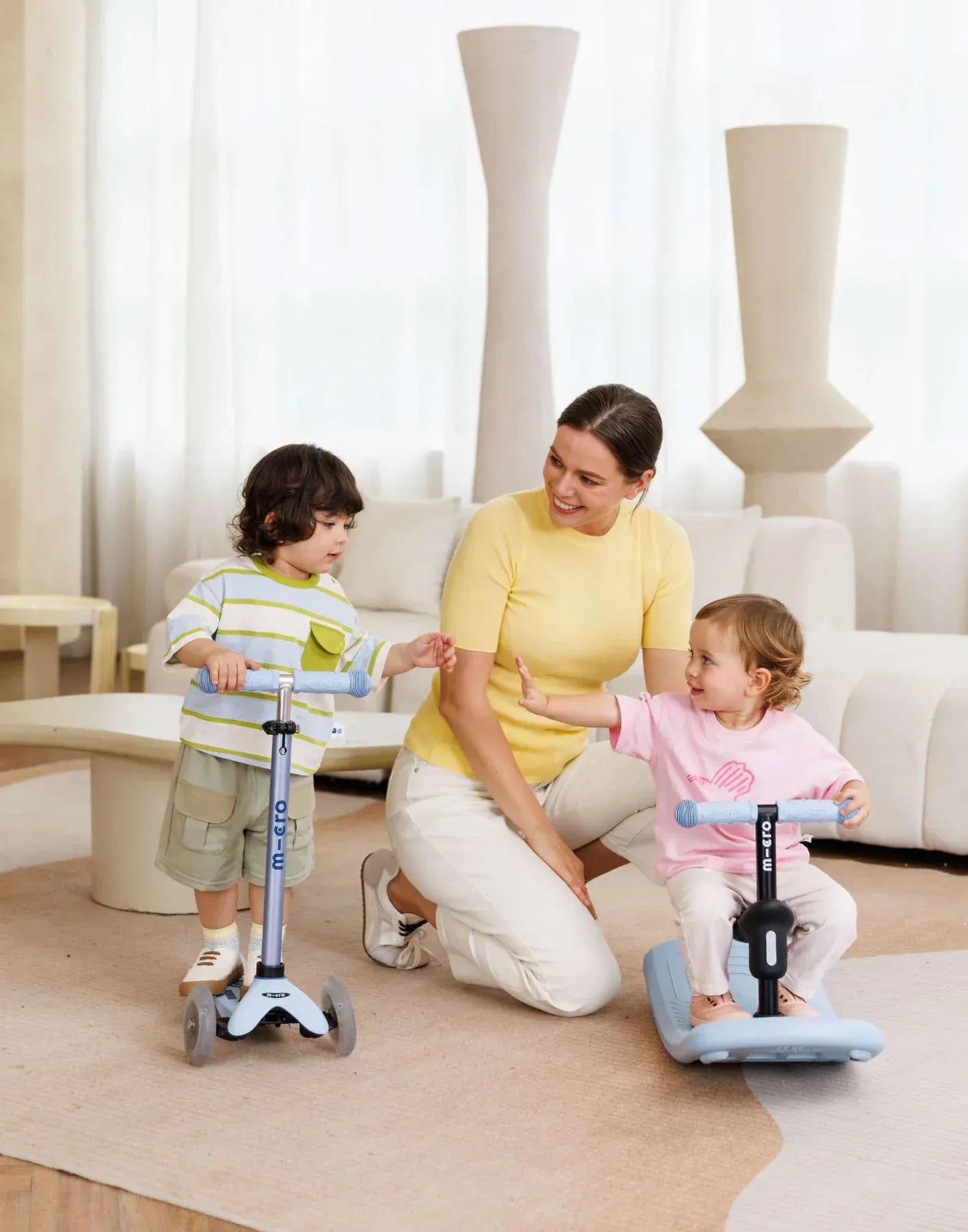 Micro Toys Ocean Slate Micro Rock & Go Mini Deluxe LED 3 Wheel Scooter