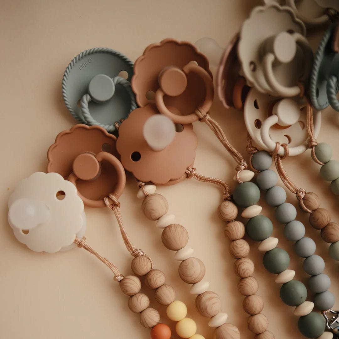 Mushie Baby Accessory Mushie Luna Pacifier Clip