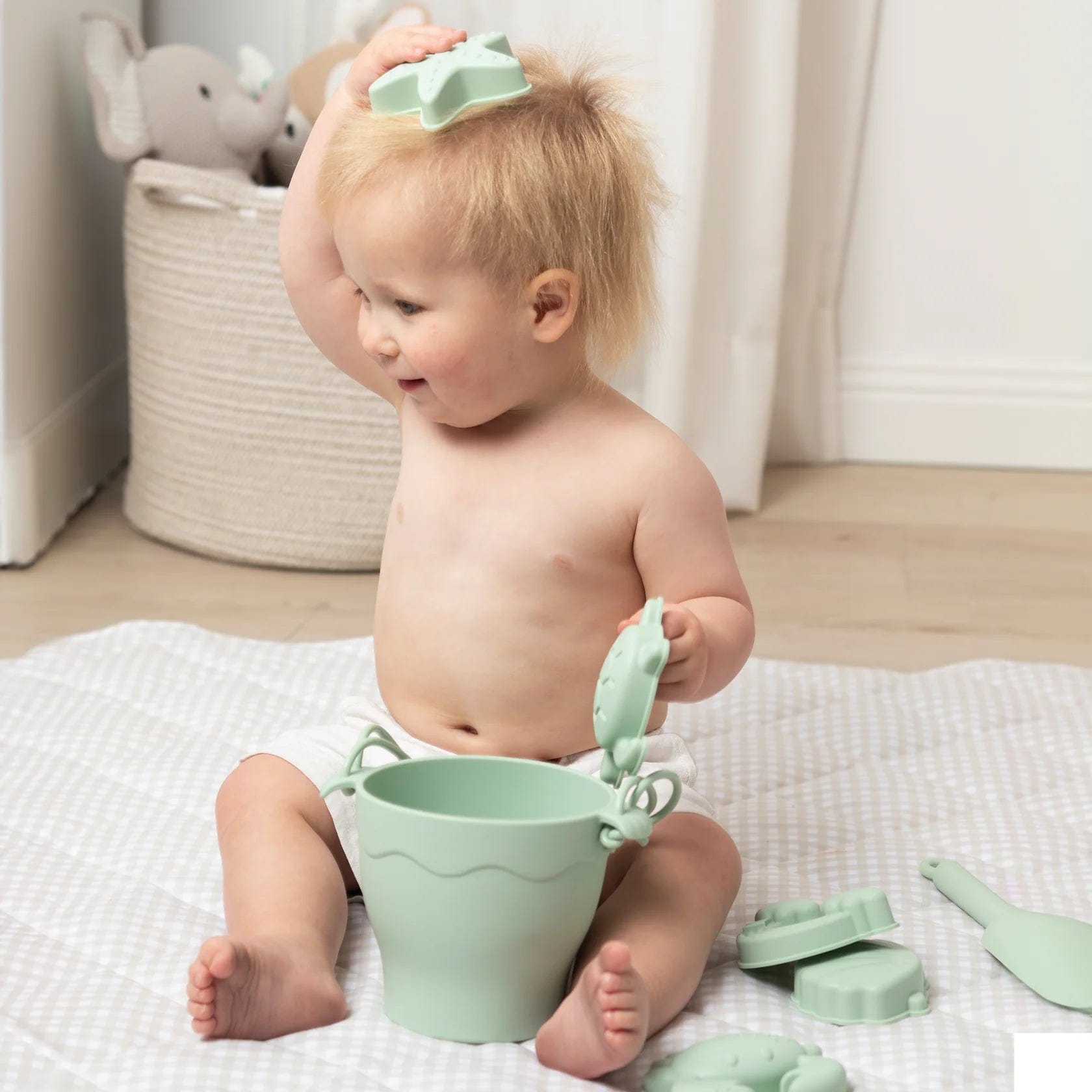 Playground Toys Silicone 8pc Bucket Set