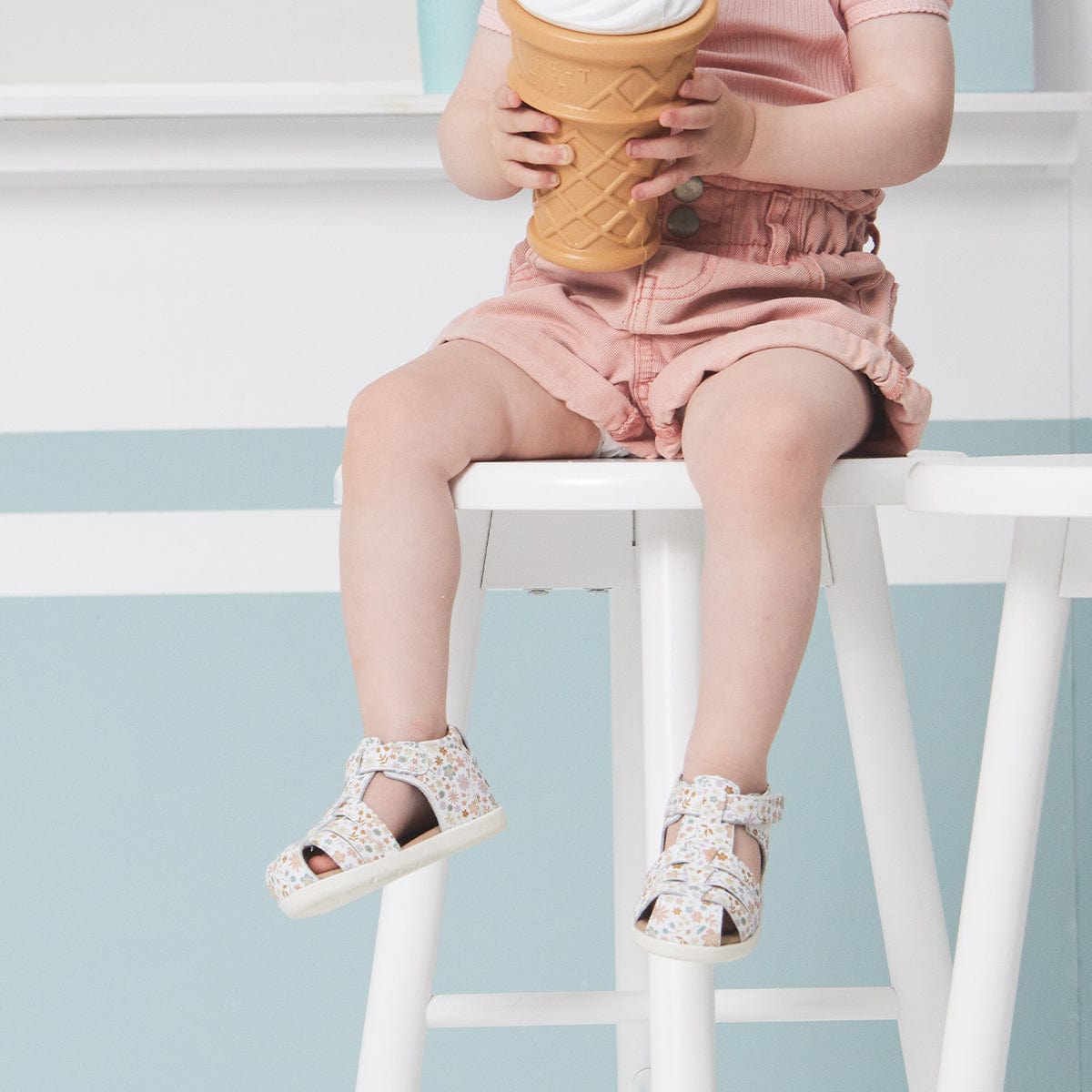 Pretty Brave Girls Shoes Billie Sandal in Botanical