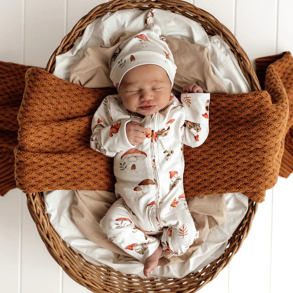 Snuggle Hunny Kids Unisex Onesie NB Gnomes Organic Snugglesuit Convertible Romper