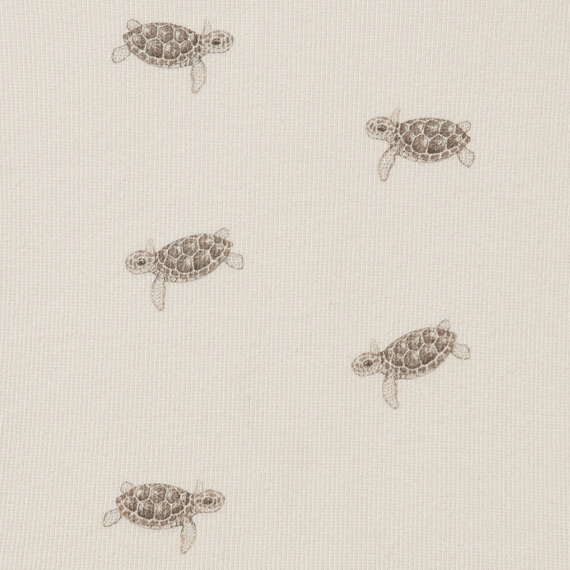 Wilson & Frenchy Linen Blankets Tiny Turtle Organic Bassinet Sheet