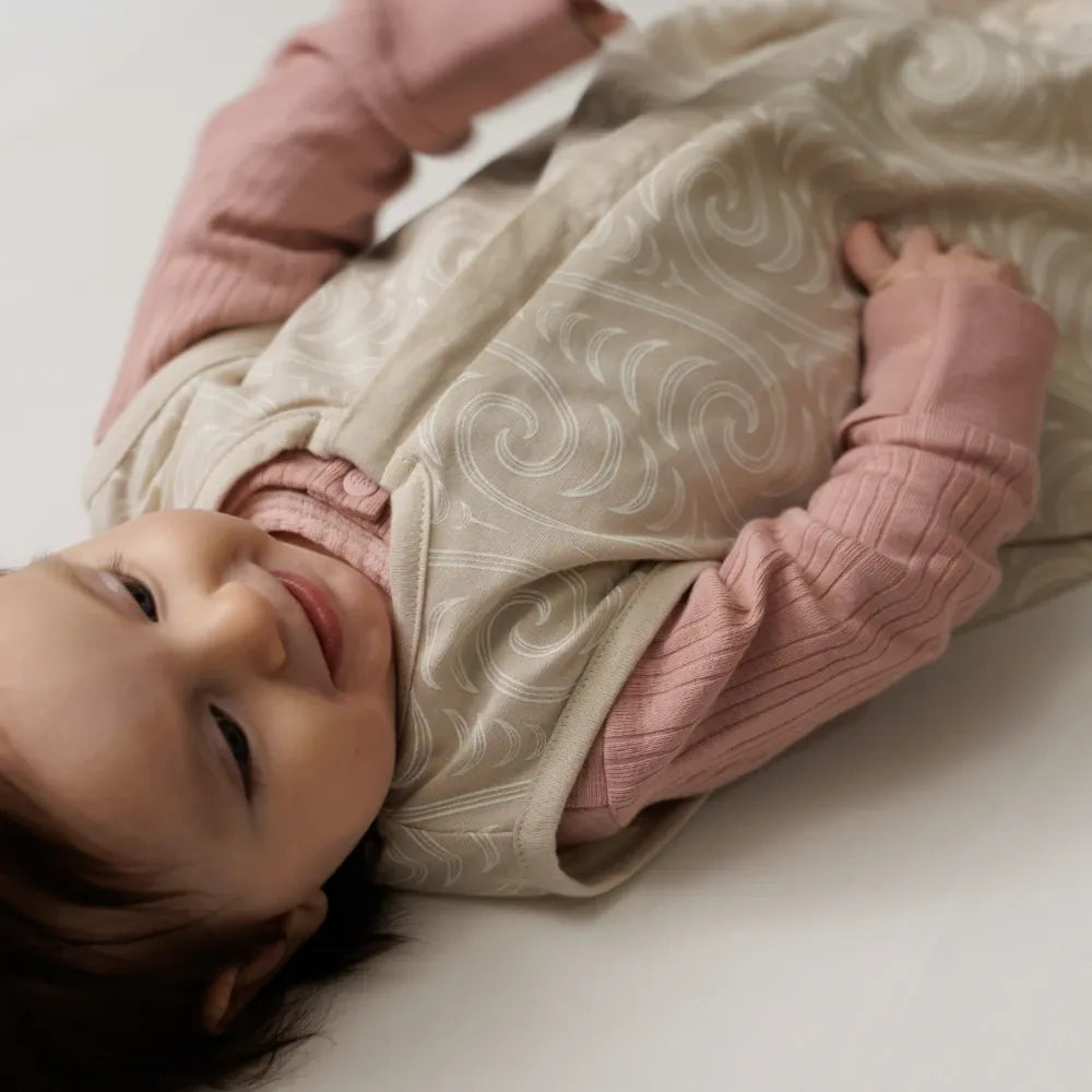 Woolbabe Linen 3-24M BO & KO Collab Summer Front Zip Sleeping Bag - Ngaru