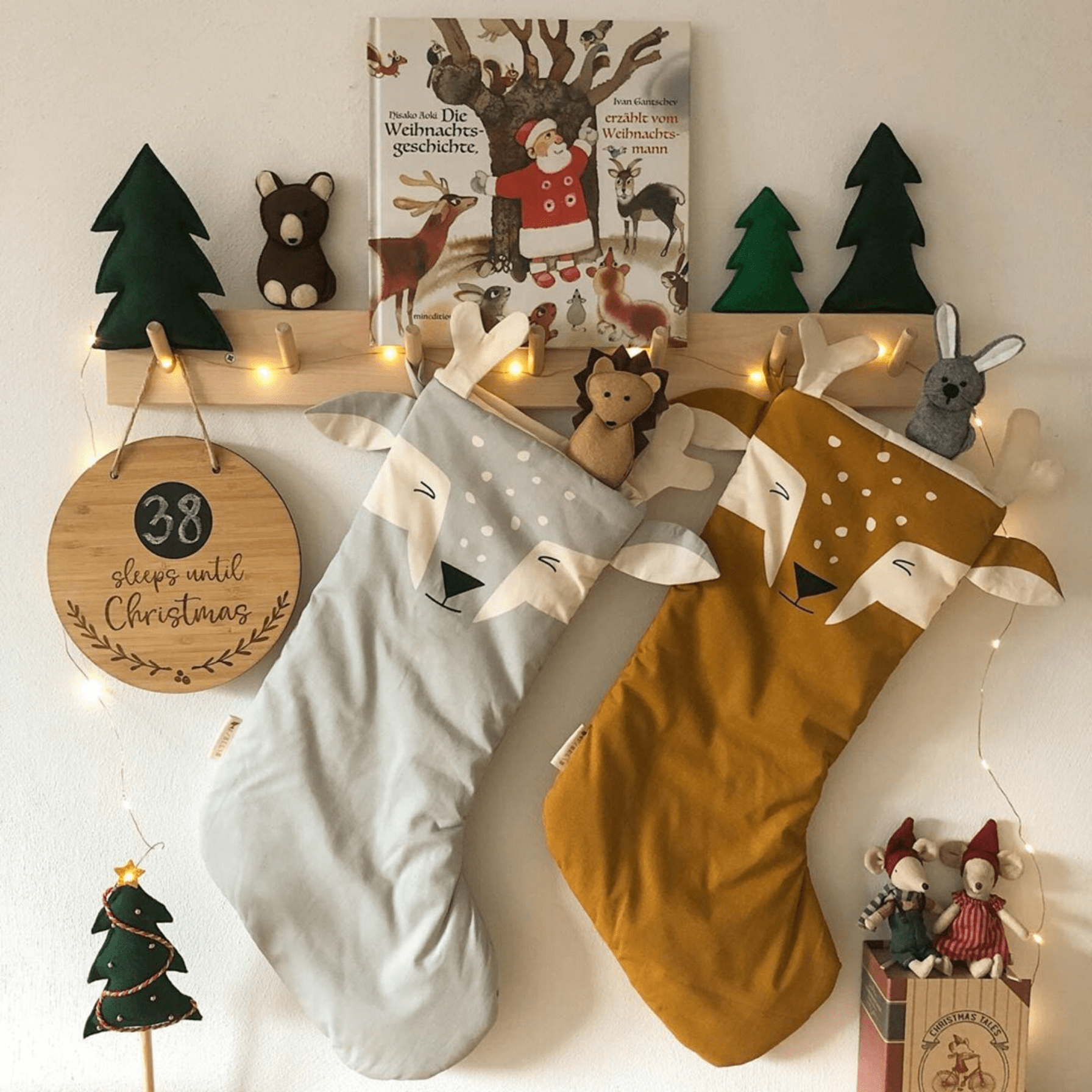 Sleeps till Christmas hanging sign - Parnell Baby Boutique