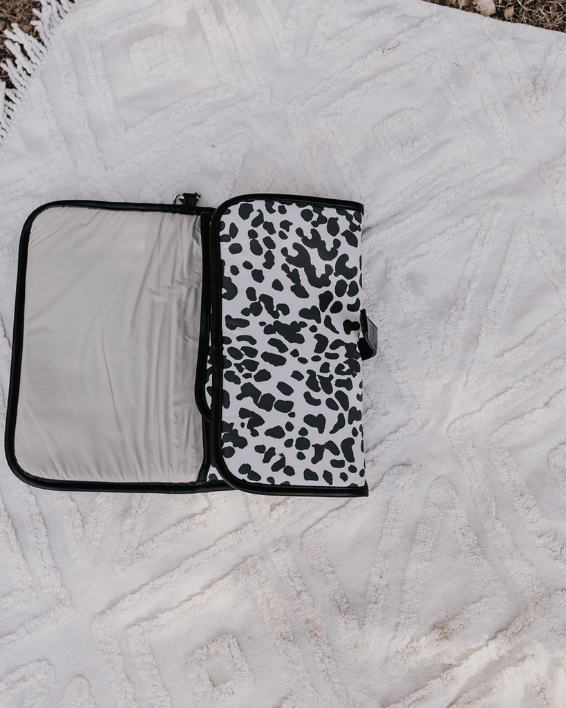 OiOi Baby Care OiOi Change Clutch - Dalmatian