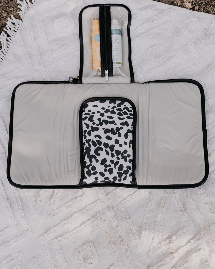 OiOi Baby Care OiOi Change Clutch - Dalmatian
