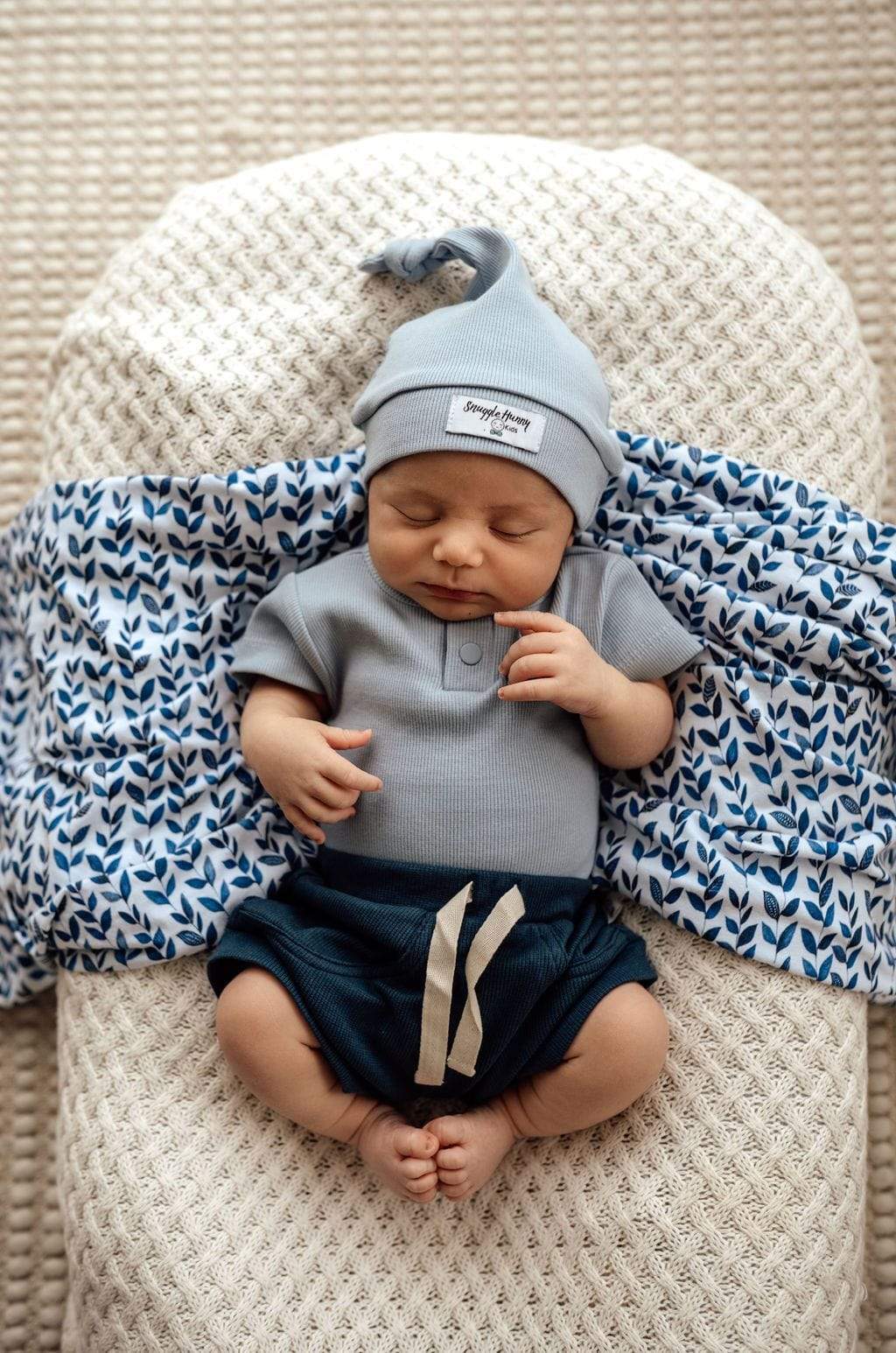 Snuggle Hunny Kids Boys Onesie Zen Short Sleeve Bodysuit