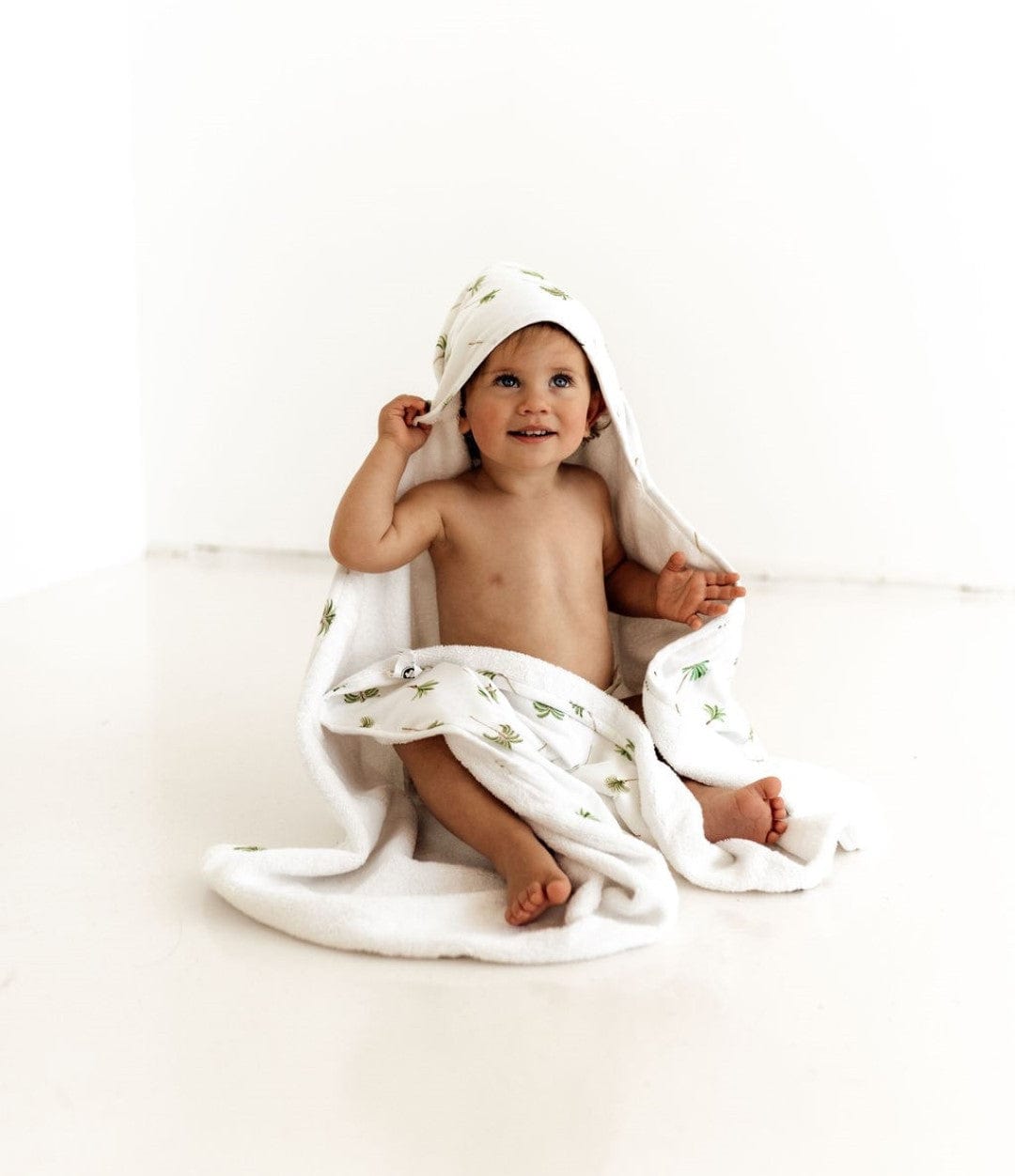 Snuggle Hunny Kids Linen Bath Green Palm Organic Hooded Baby Towel