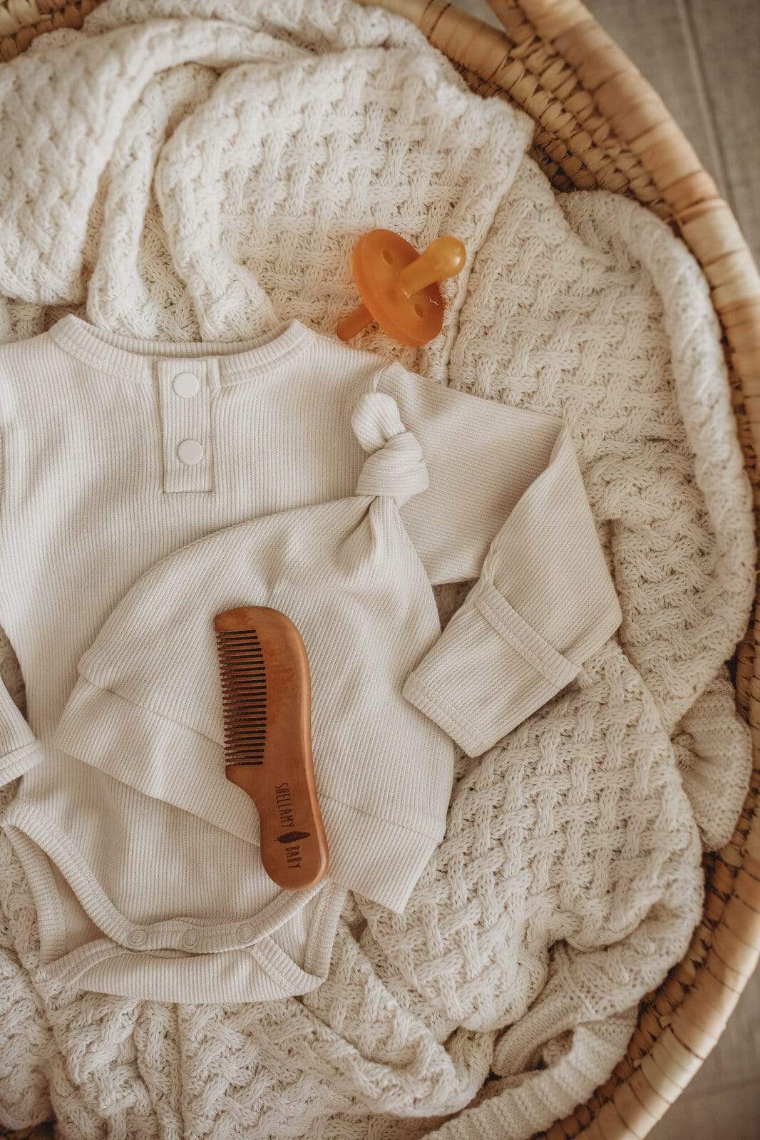 Snuggle Hunny Kids Unisex Onesie Halo Long Sleeve Bodysuit