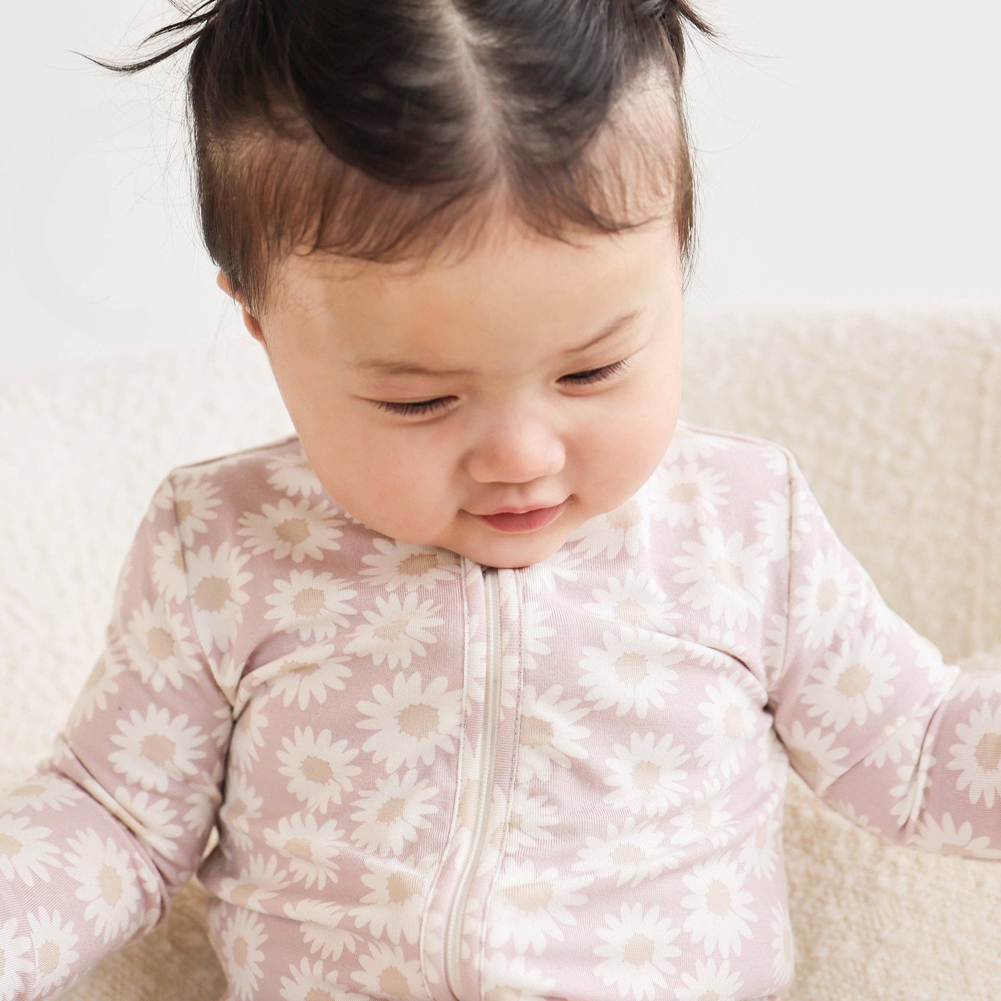 Kynd Baby Girls All In One Day or Night Onesie - Lilac Daisy