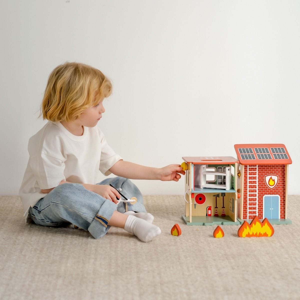 Classic World Toys Fire Station