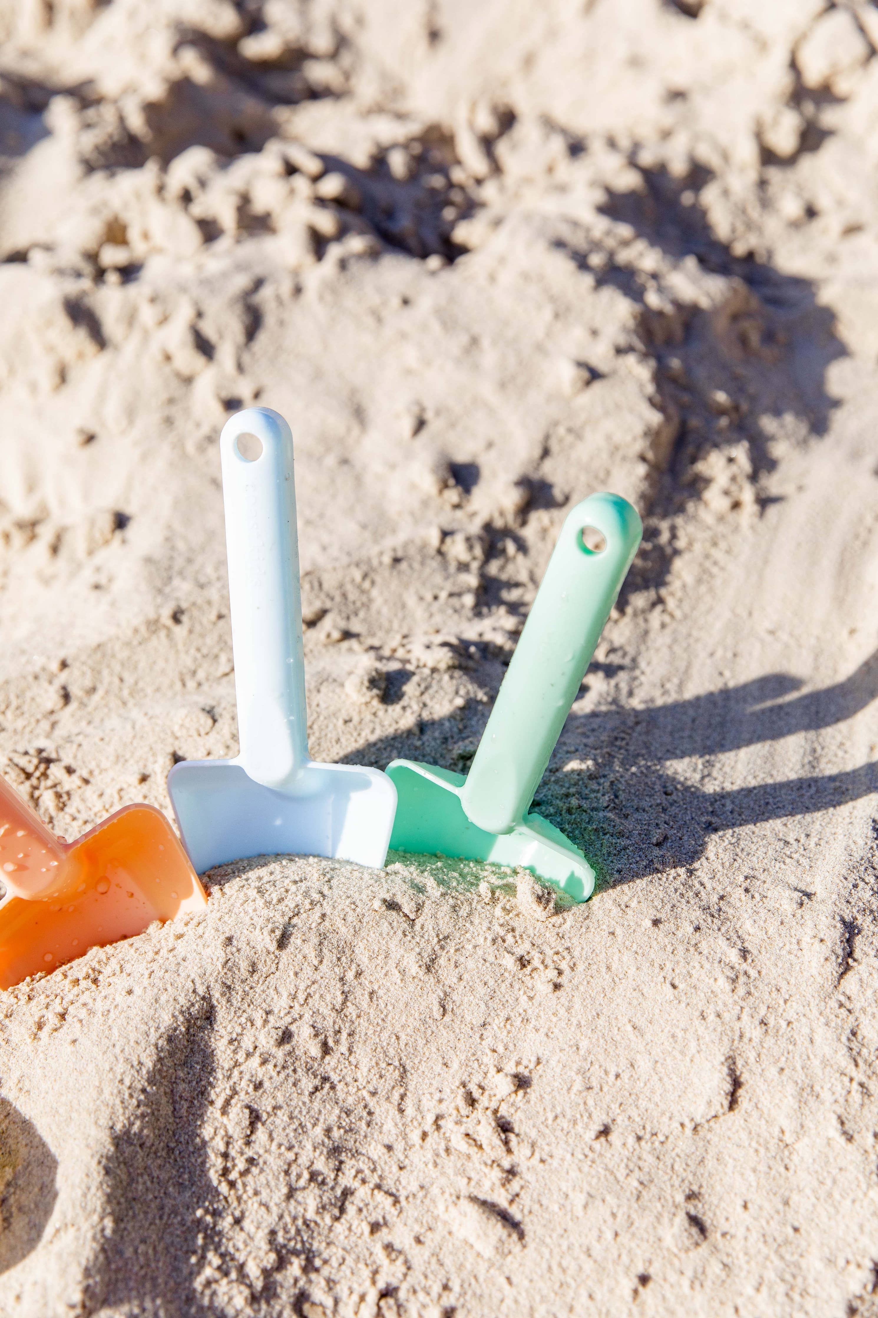 Coast Kids Toys Kids beach spade / shovel - Bright Blue