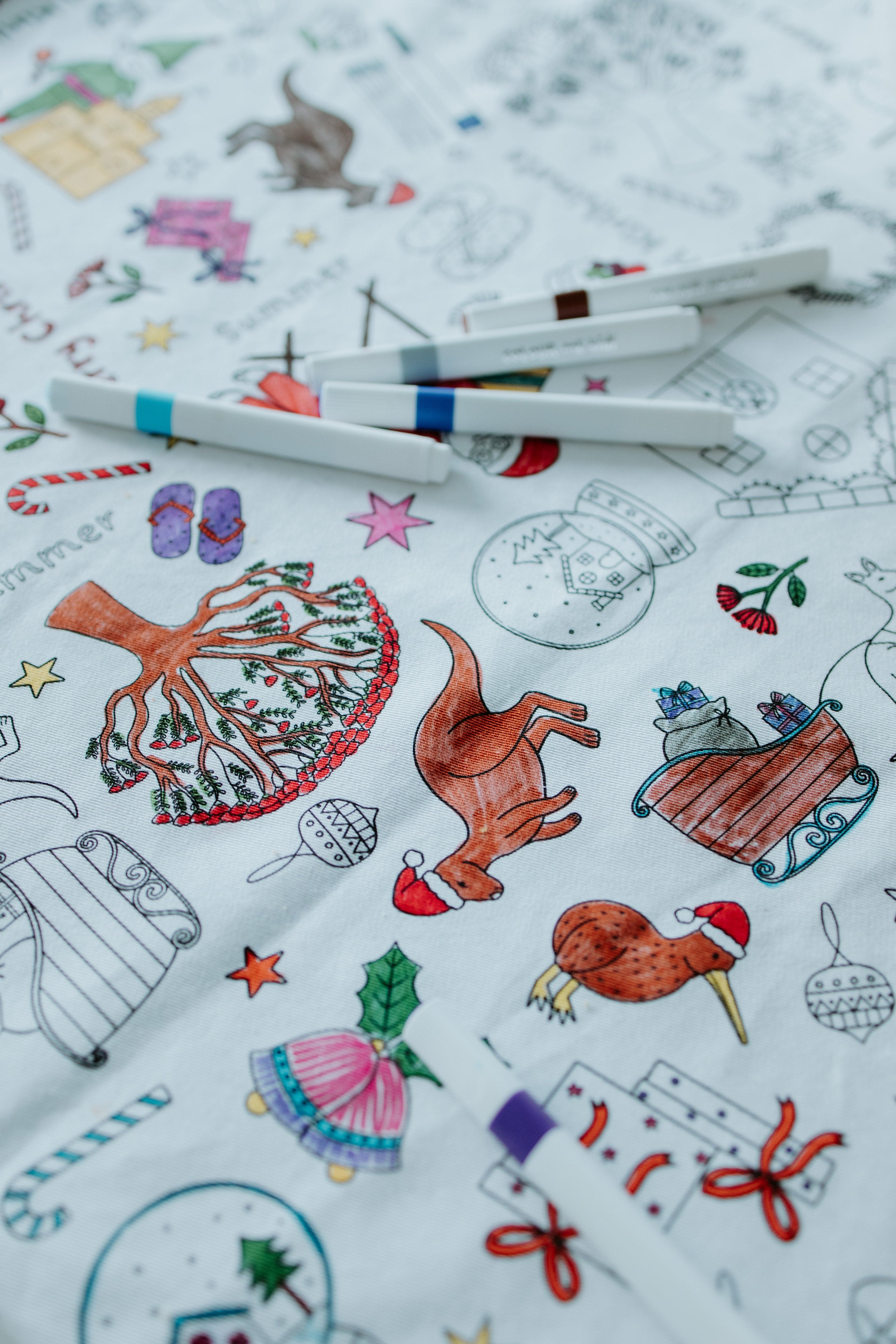 Colour Me Kids Accessory Feeding Christmas Down Under Washable & Reusable Colouring In Tablecloth Set