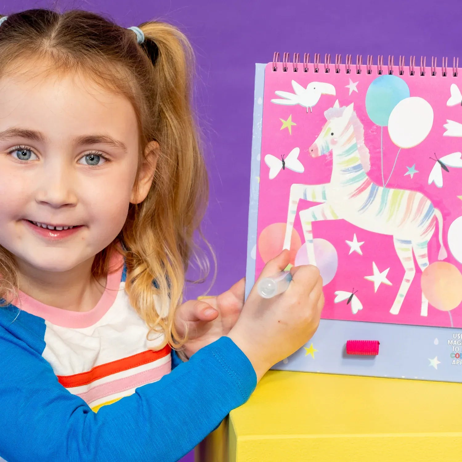 Floss & Rock Toys Fantasy - Magic Colour Changing Watercard Easel and Pen