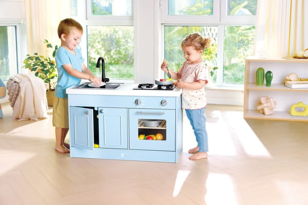 Hape Toys Deluxe Kitchen with Running Water
