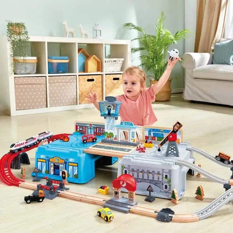 Hape Toys Hape Super Cityscape Transport Bucket Set