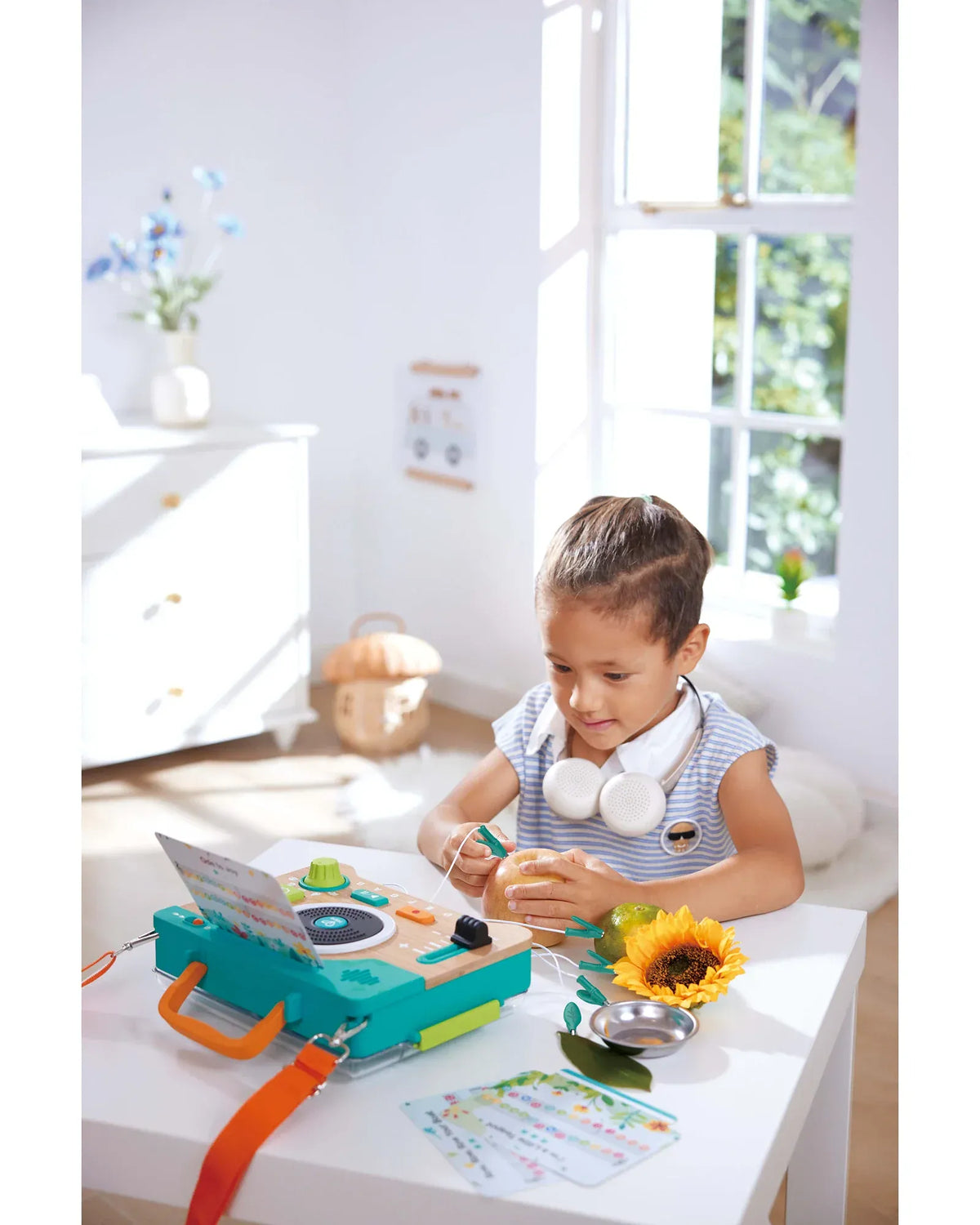 Hape Toys Nature's Melodies Lab Kit