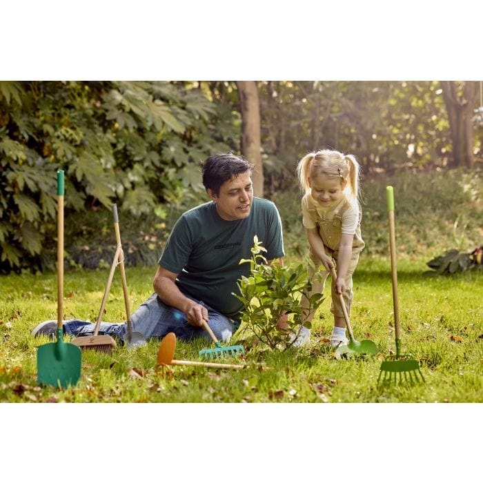 Hape pointed garden shovel toy for kids, plastic handle and metal blade, suitable for outdoor play and gardening activities.