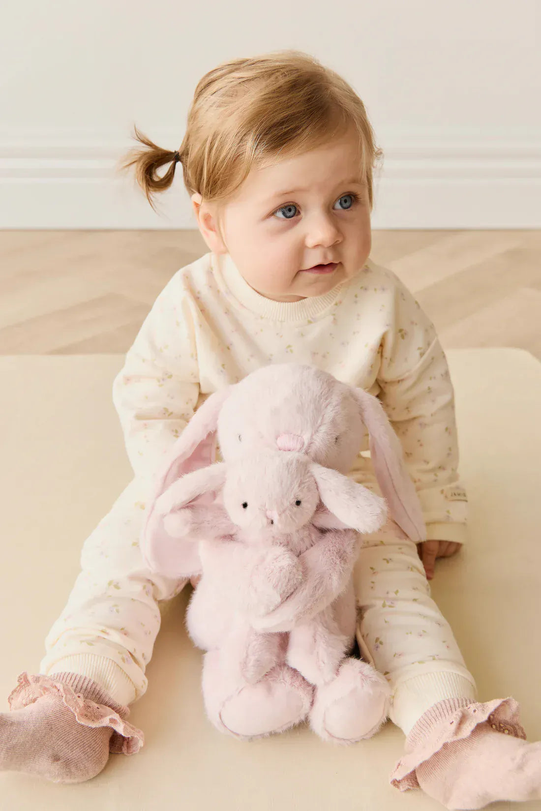 Jamie Kay Toys Soft Snuggle Bunnies - Frankie the Hugging Bunny - Blossom
