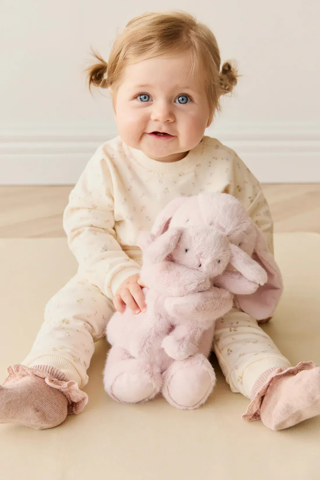 Jamie Kay Toys Soft Snuggle Bunnies - Frankie the Hugging Bunny - Blossom