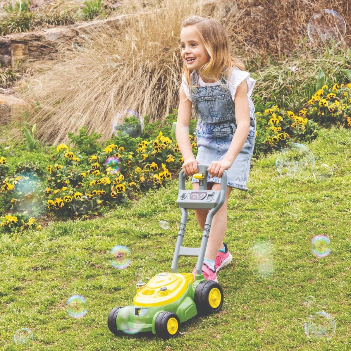 John Deere Toys Bubble and Go Mower