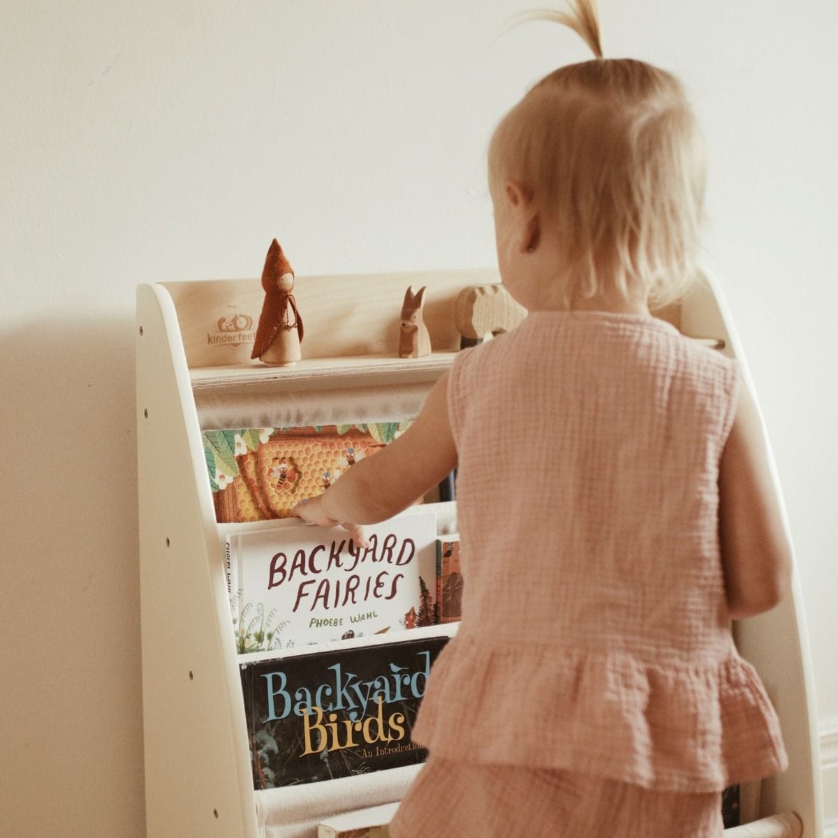 Kinderfeets Childrens Books Sling Bookshelf