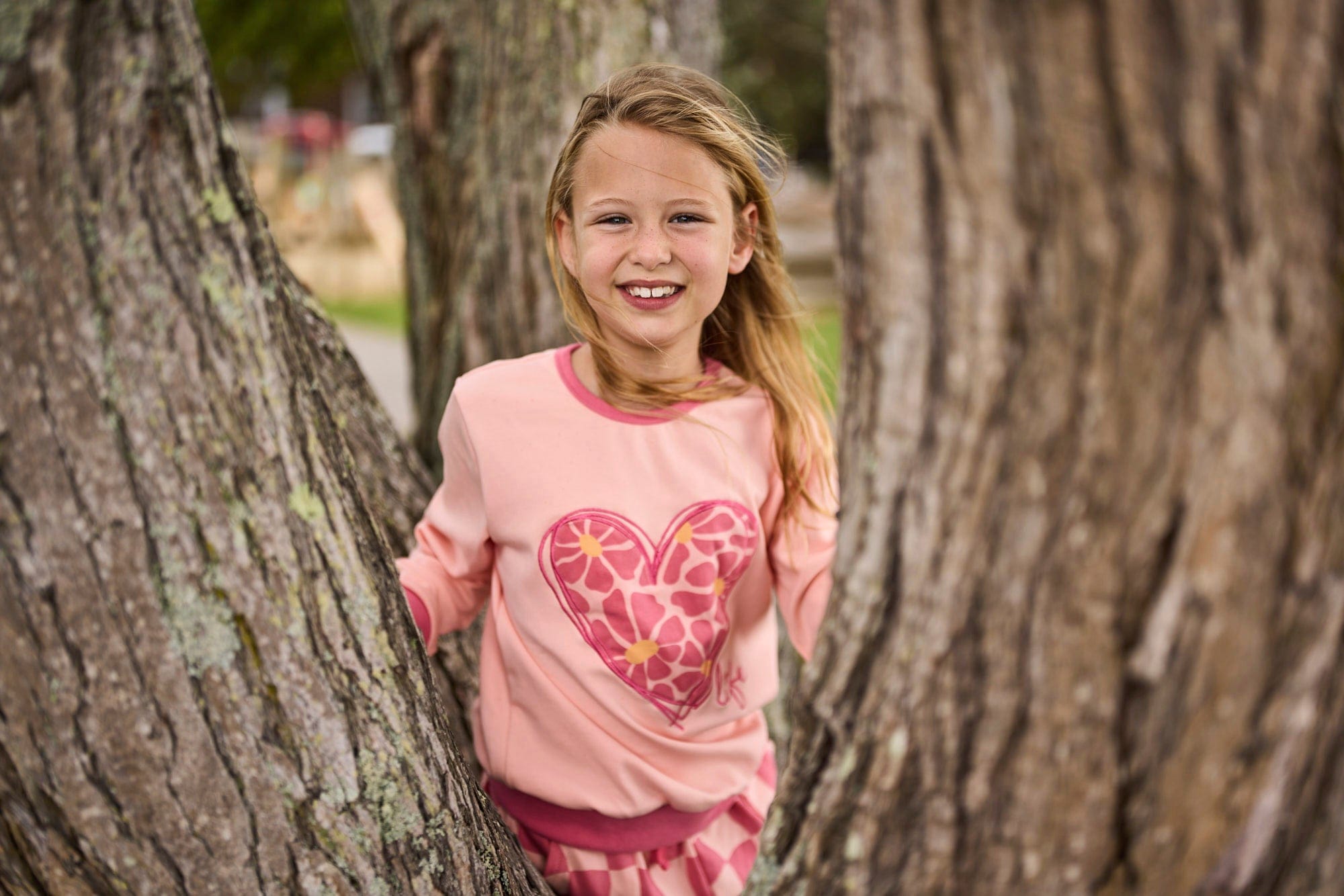 Kissed By Radicool Girls Jumper 2Y Floral Heart Crew