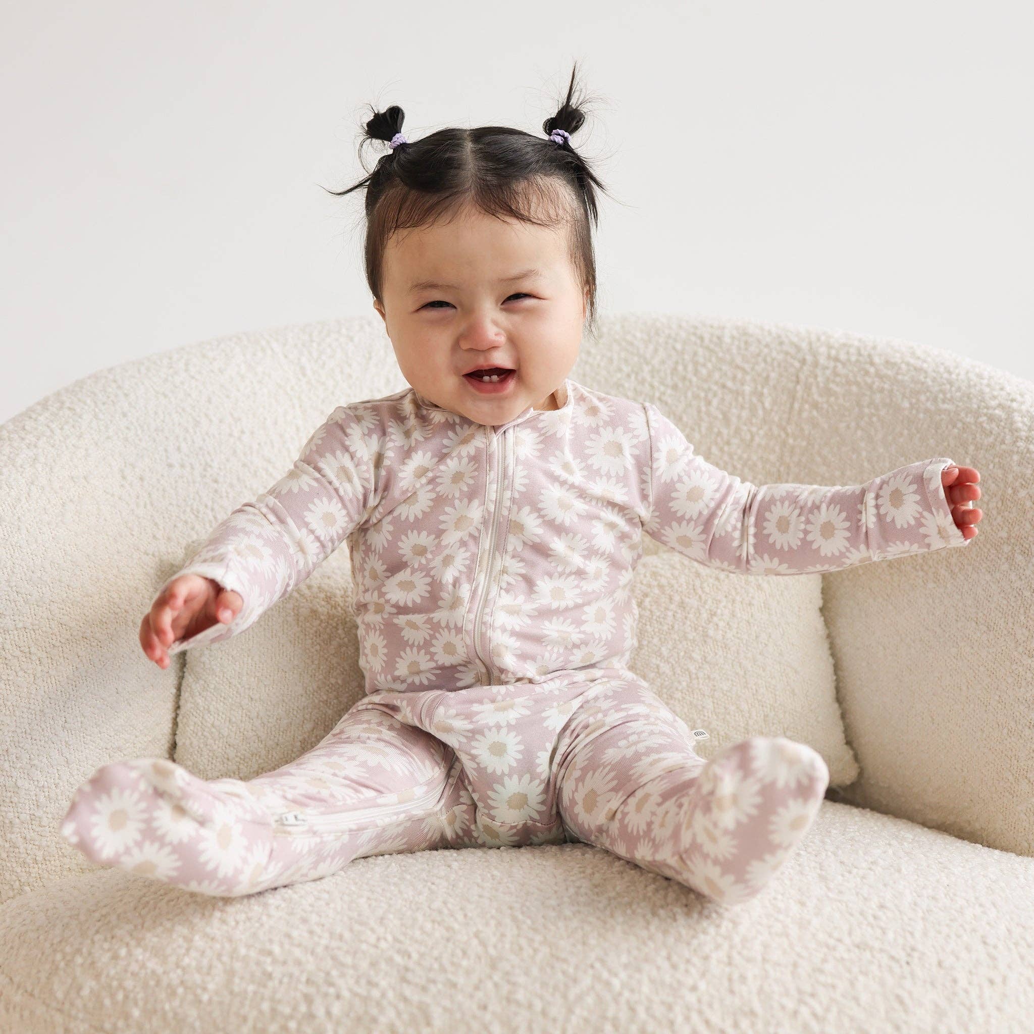 Kynd Baby Girls All In One 0-3M Day or Night Onesie - Lilac Daisy