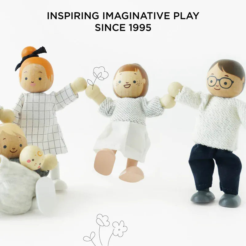 Le Toy Van Dolls House Family 7 piece toy set with detailed miniature family figures