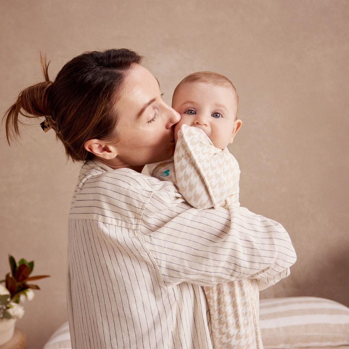 Love To Dream Unisex Sleepware Swaddle Up Original 1.0 Tog - Houndstooth
