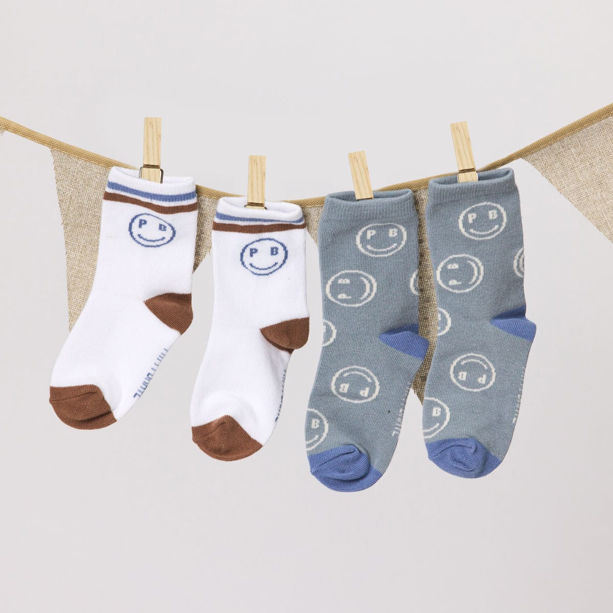 Pretty Brave Accessory Socks 2-Pack Smiley Socks - Sage/White