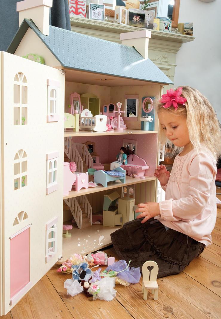 Le Toy Van Toys Cherry Tree Hall Dolls House