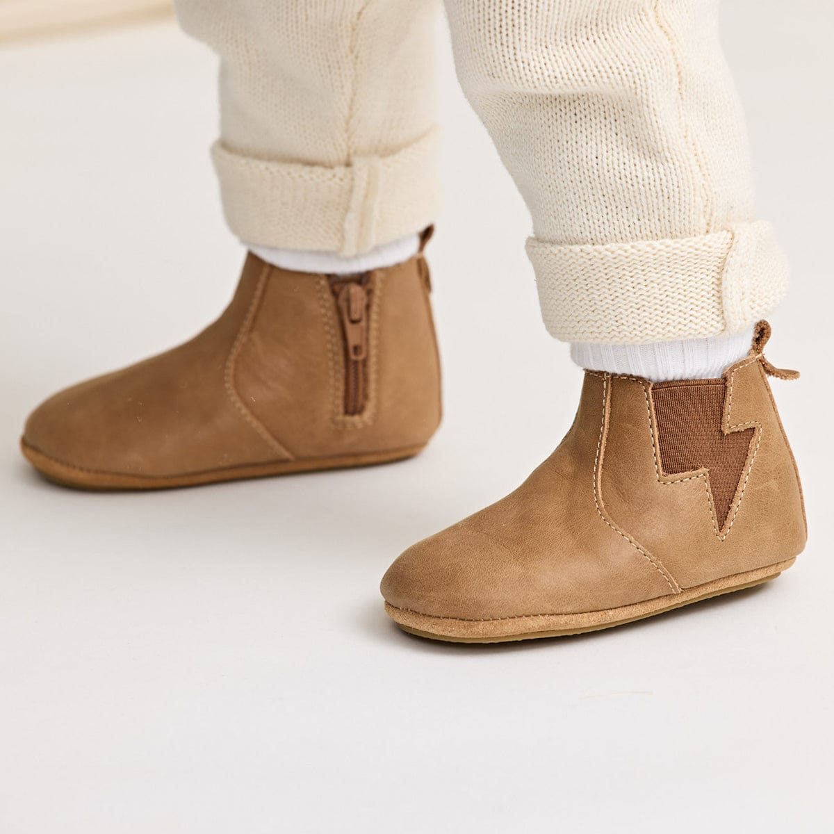 Pretty Brave Baby Shoes Baby Electric in Tan
